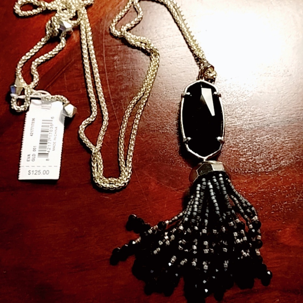 ❤  NWT Eva Long Necklace in Black